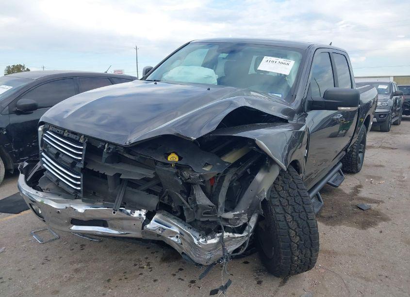 Photo 2 of 2019 Ram 1500 CLASSIC LONE STAR 4X2 5'7 BOX (VIN 1C6RR6LT5KS573724)