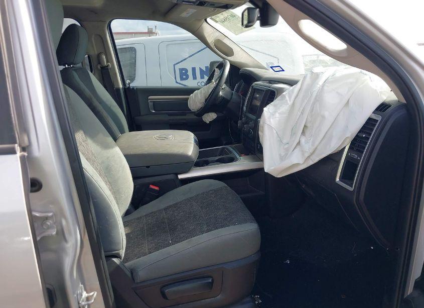 Photo 5 of 2019 Ram 1500 CLASSIC LONE STAR 4X2 5'7 BOX (VIN 1C6RR6LT6KS573957)