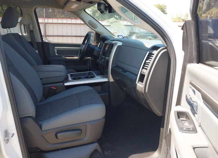 Photo 5 of 2019 Ram 1500 CLASSIC WARLOCK 4X2 5'7 BOX (VIN 1C6RR6LT6KS685657)