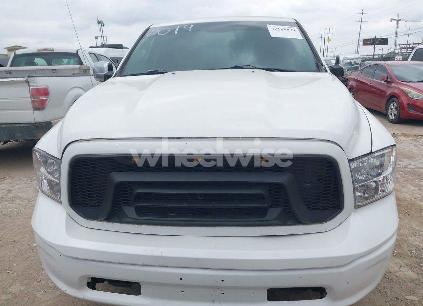 Photo 12 of 2019 Ram 1500 CLASSIC LONE STAR SILVER 4X2 5'7 BOX (VIN 1C6RR6LT7KS586474)