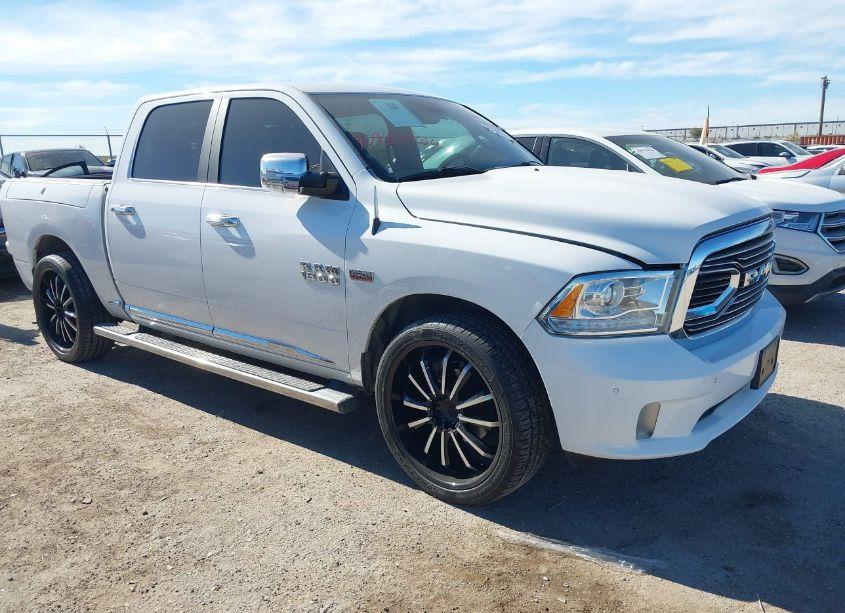 2017 Ram 1500 LIMITED 4X2 5'7 BOX (VIN 1C6RR6PT6HS550312) main photo