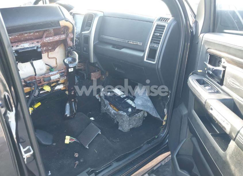 Photo 5 of 2018 Ram 1500 (VIN 1C6RR6PT7JS105552)