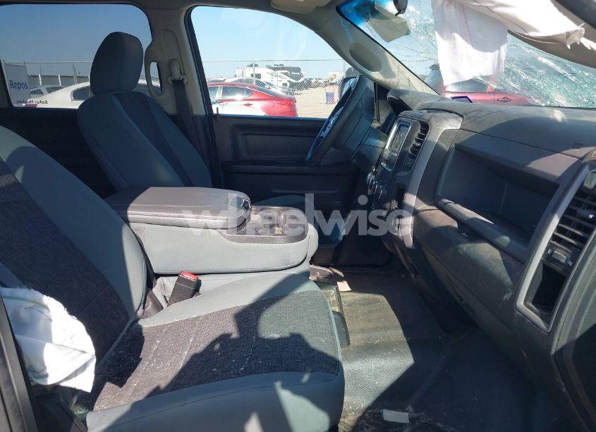 Photo 5 of 2019 Ram 1500 CLASSIC TRADESMAN 4X2 6'4 BOX (VIN 1C6RR6STXKS609893)