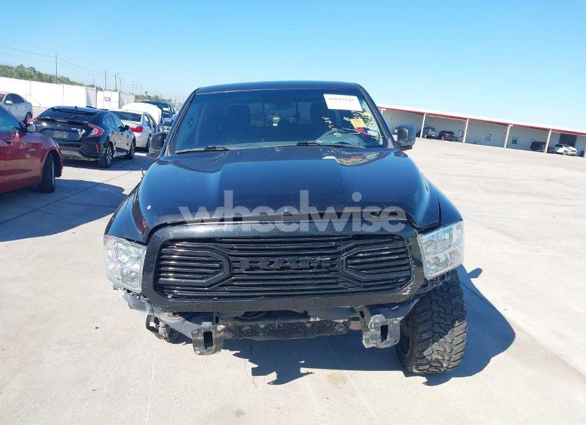 Photo 12 of 2019 Ram 1500 CLASSIC SLT 4X2 6'4 BOX (VIN 1C6RR6TT0KS572044)