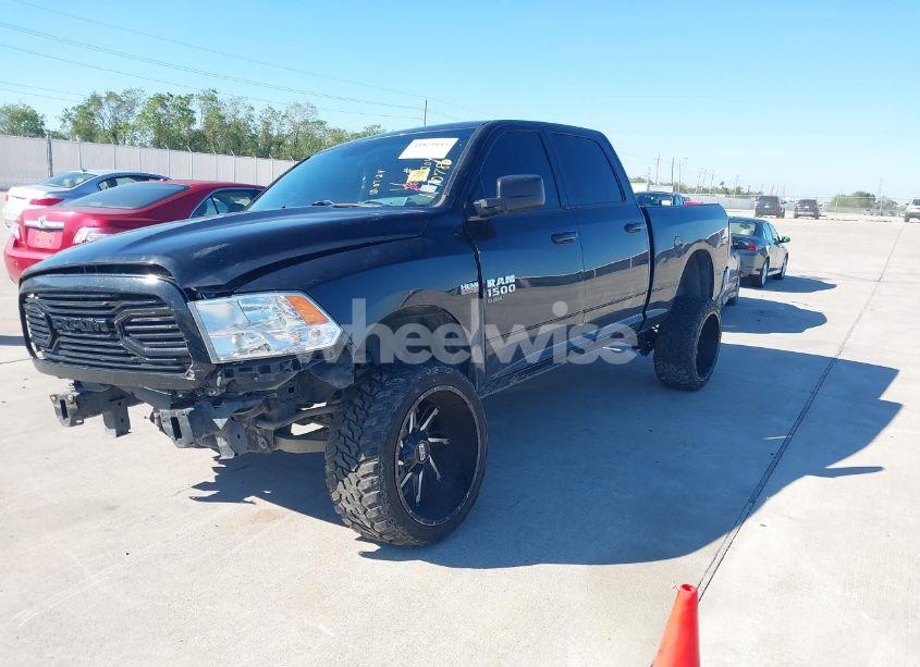 Photo 2 of 2019 Ram 1500 CLASSIC SLT 4X2 6'4 BOX (VIN 1C6RR6TT0KS572044)