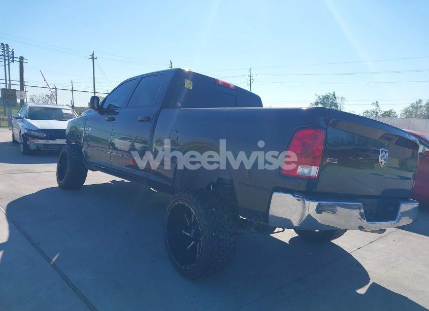 Photo 3 of 2019 Ram 1500 CLASSIC SLT 4X2 6'4 BOX (VIN 1C6RR6TT0KS572044)