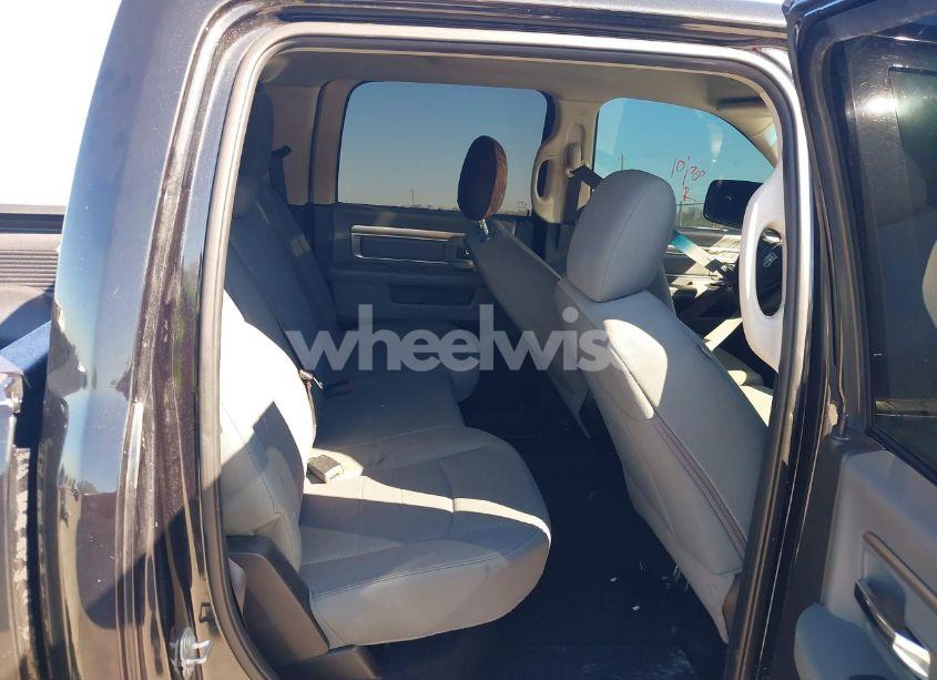 Photo 8 of 2019 Ram 1500 CLASSIC SLT 4X2 6'4 BOX (VIN 1C6RR6TT0KS572044)