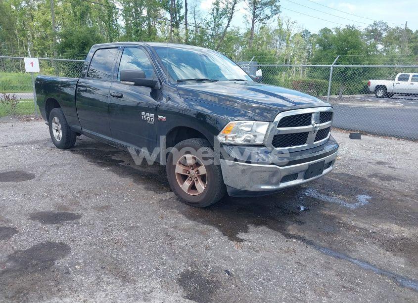 2020 Ram 1500 CLASSIC SLT 4X2 6'4 BOX (VIN 1C6RR6TT0LS135260) main photo