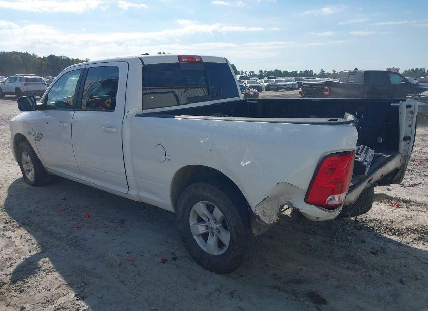 Photo 3 of 2019 Ram 1500 CLASSIC SLT 4X2 6'4 BOX (VIN 1C6RR6TT2KS706889)
