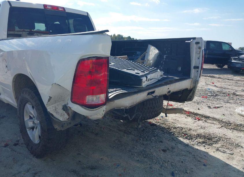 Photo 6 of 2019 Ram 1500 CLASSIC SLT 4X2 6'4 BOX (VIN 1C6RR6TT2KS706889)