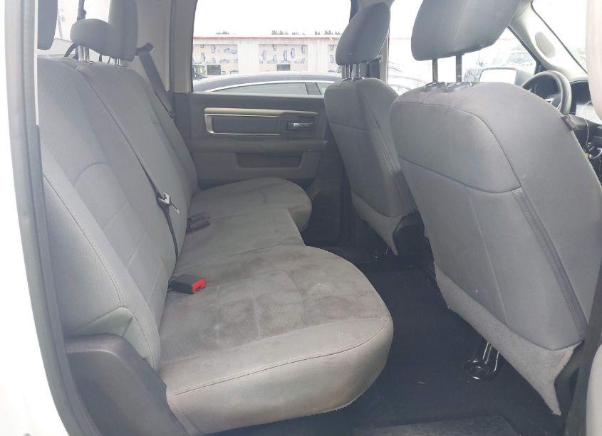 Photo 8 of 2019 Ram 1500 CLASSIC SLT 4X2 6'4 BOX (VIN 1C6RR6TT2KS706889)