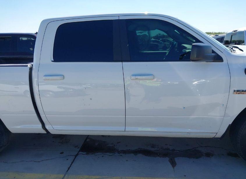 Photo 13 of 2019 Ram 1500 CLASSIC SLT (VIN 1C6RR6TT3KS512291)