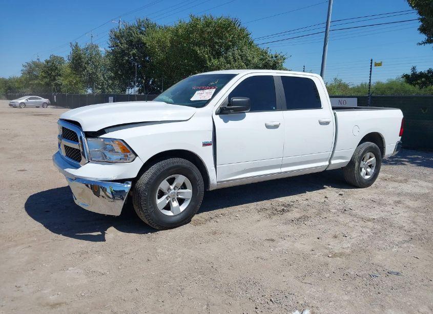 Photo 2 of 2019 Ram 1500 CLASSIC SLT (VIN 1C6RR6TT3KS512291)