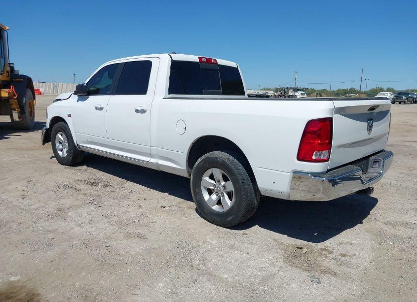 Photo 3 of 2019 Ram 1500 CLASSIC SLT (VIN 1C6RR6TT3KS512291)