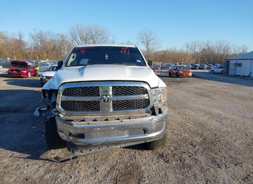 Photo 12 of 2019 Ram 1500 CLASSIC SLT 4X2 6'4 BOX (VIN 1C6RR6TT3KS613086)