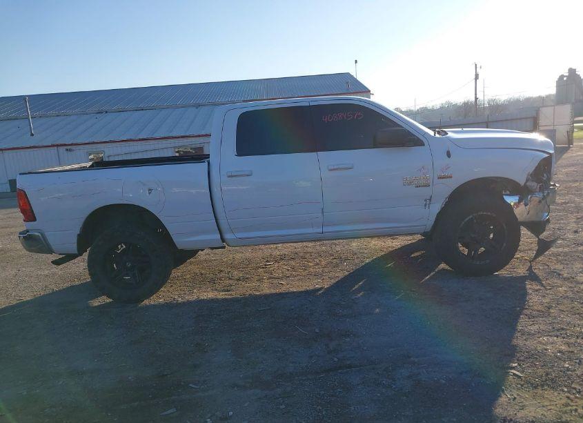 Photo 13 of 2019 Ram 1500 CLASSIC SLT 4X2 6'4 BOX (VIN 1C6RR6TT3KS613086)