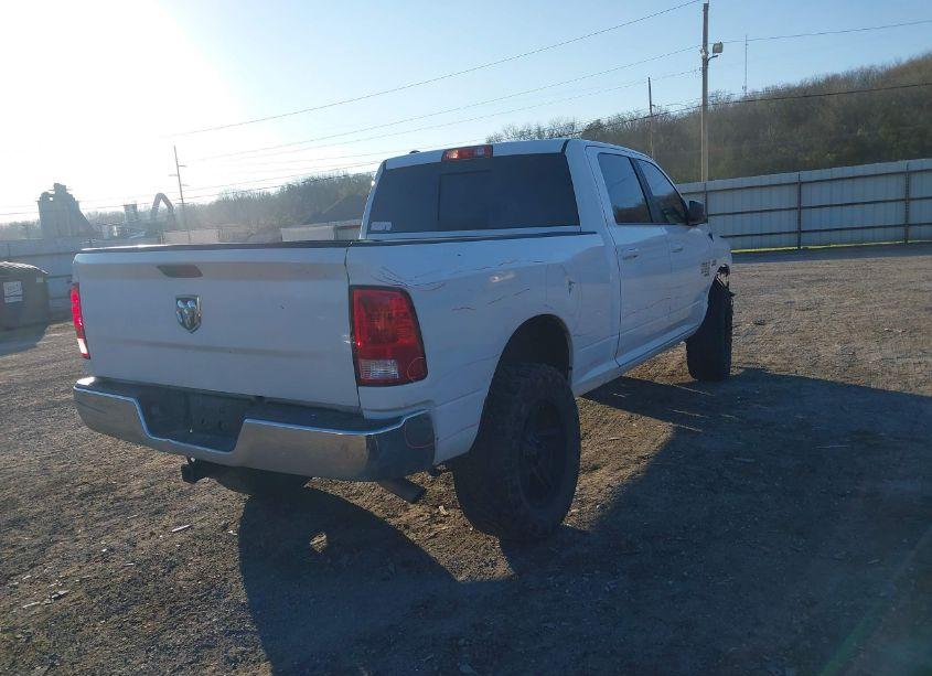 Photo 4 of 2019 Ram 1500 CLASSIC SLT 4X2 6'4 BOX (VIN 1C6RR6TT3KS613086)