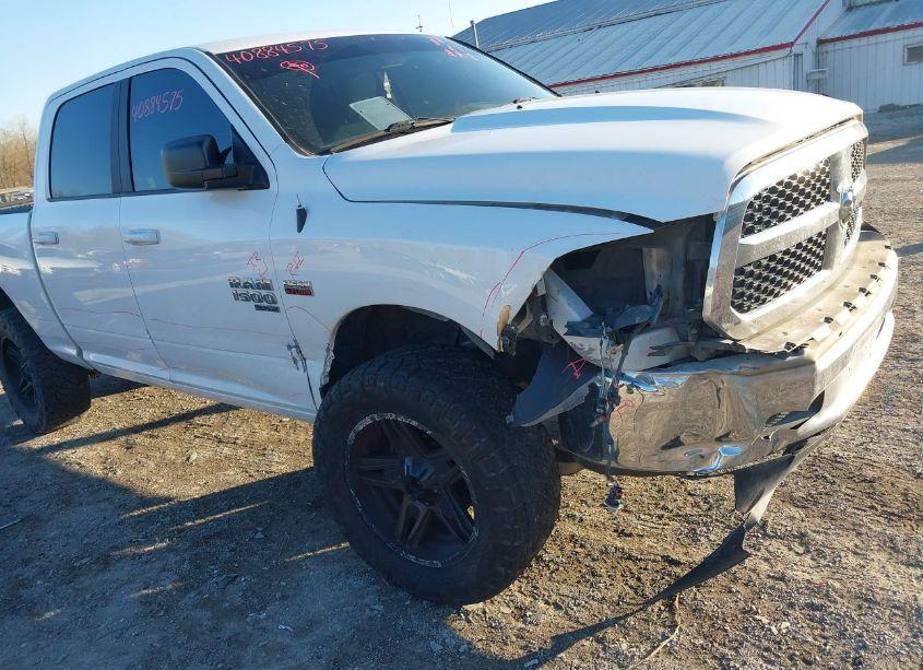 Photo 6 of 2019 Ram 1500 CLASSIC SLT 4X2 6'4 BOX (VIN 1C6RR6TT3KS613086)