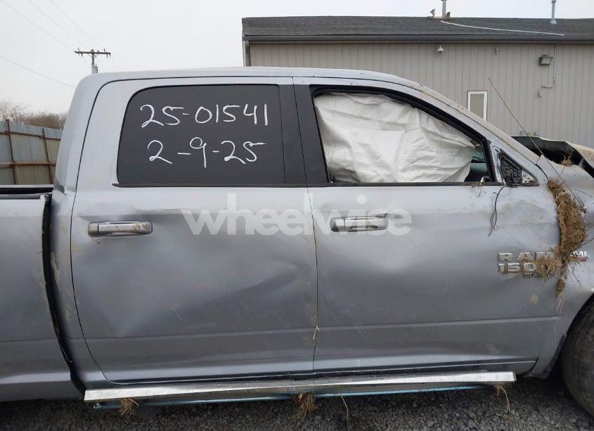 Photo 13 of 2019 Ram 1500 CLASSIC SLT 4X2 6'4 BOX (VIN 1C6RR6TT3KS682487)