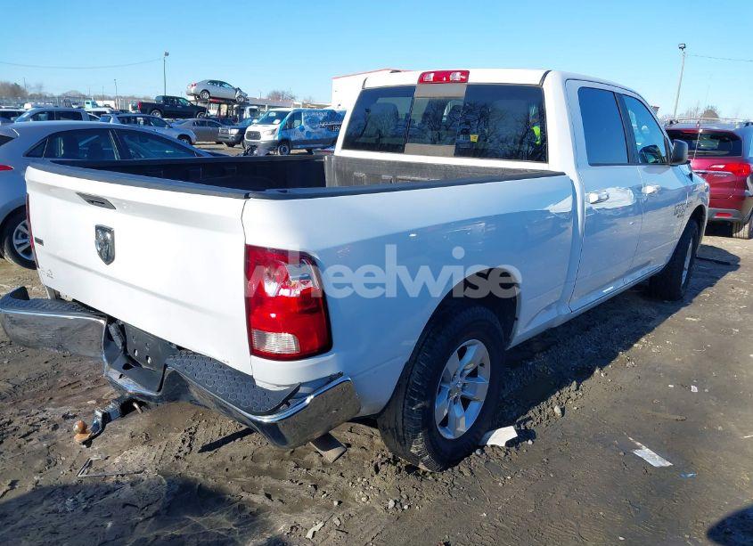 Photo 4 of 2019 Ram 1500 CLASSIC SLT 4X2 6'4 BOX (VIN 1C6RR6TT4KS600346)