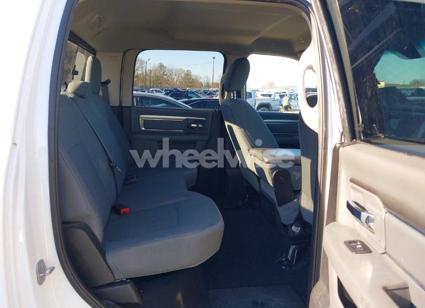 Photo 8 of 2019 Ram 1500 CLASSIC SLT 4X2 6'4 BOX (VIN 1C6RR6TT4KS600346)