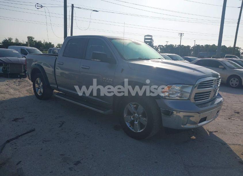 2019 Ram 1500 CLASSIC (VIN 1C6RR6TT4KS711138) main photo