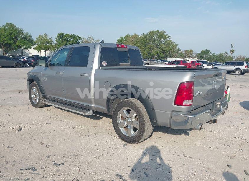 Photo 3 of 2019 Ram 1500 CLASSIC (VIN 1C6RR6TT4KS711138)