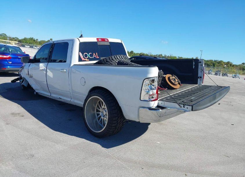 Photo 3 of 2020 Ram 1500 CLASSIC SLT 4X2 6'4 BOX (VIN 1C6RR6TT4LS133902)