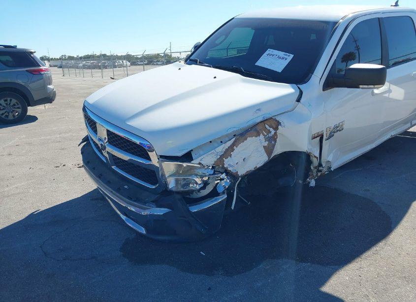 Photo 6 of 2020 Ram 1500 CLASSIC SLT 4X2 6'4 BOX (VIN 1C6RR6TT4LS133902)