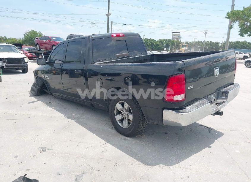 Photo 3 of 2019 Ram 1500 CLASSIC SLT 4X2 6'4 BOX (VIN 1C6RR6TT5KS561556)