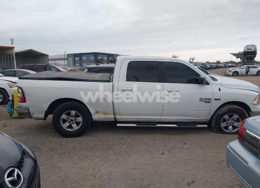 Photo 13 of 2019 Ram 1500 CLASSIC SLT 4X2 6'4 BOX (VIN 1C6RR6TT5KS571875)