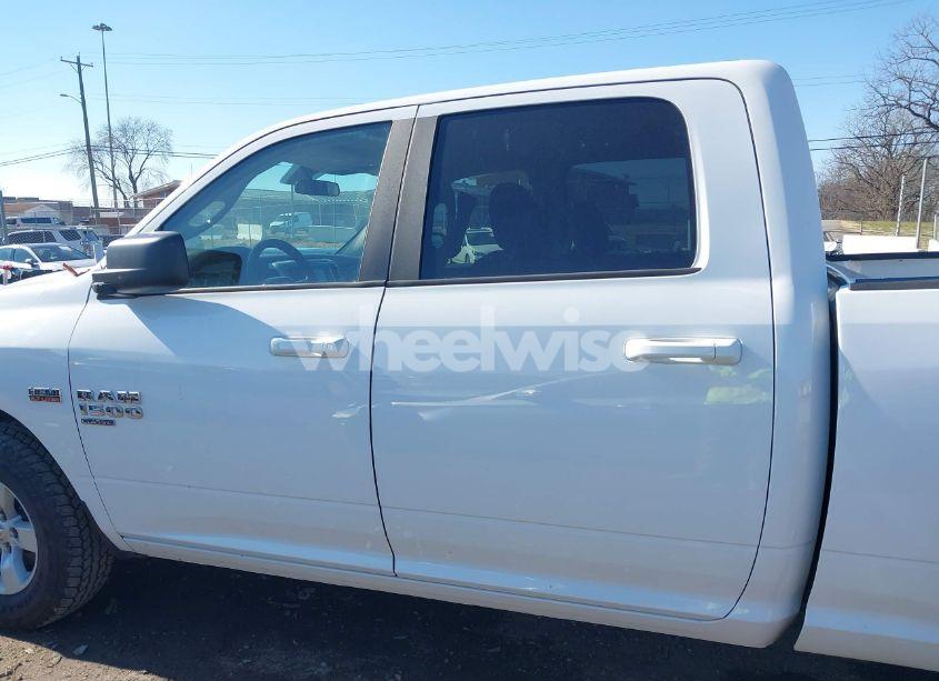 Photo 14 of 2019 Ram 1500 CLASSIC (VIN 1C6RR6TT5KS602932)