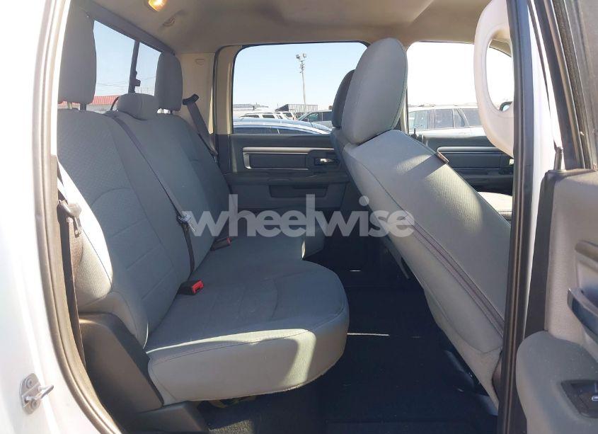 Photo 8 of 2019 Ram 1500 CLASSIC (VIN 1C6RR6TT5KS602932)