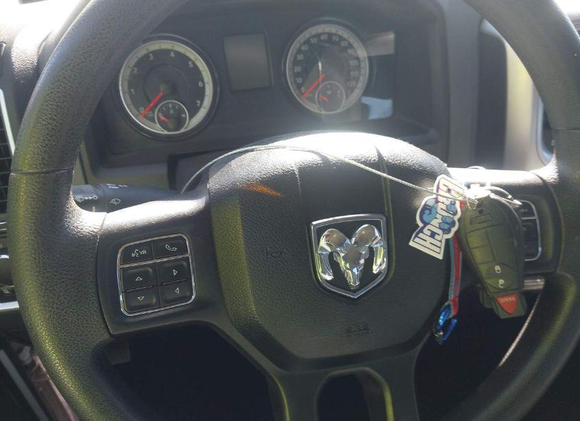 Photo 11 of 2019 Ram 1500 CLASSIC (VIN 1C6RR6TT5KS657252)