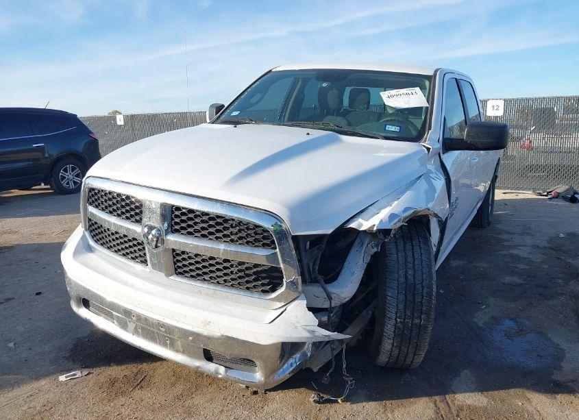 Photo 2 of 2019 Ram 1500 CLASSIC (VIN 1C6RR6TT5KS657252)