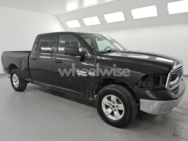 Photo 4 of 2019 RAM 1500 CLASSIC SLT (VIN 1C6RR6TT6KS593769)