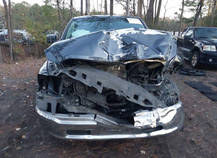 Photo 13 of 2019 Ram 1500 CLASSIC SLT 4X2 6'4 BOX (VIN 1C6RR6TT6KS711416)