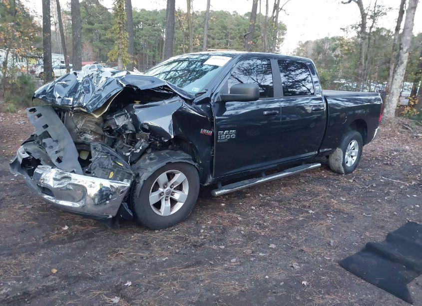 Photo 2 of 2019 Ram 1500 CLASSIC SLT 4X2 6'4 BOX (VIN 1C6RR6TT6KS711416)