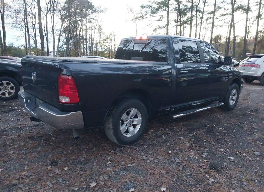 Photo 4 of 2019 Ram 1500 CLASSIC SLT 4X2 6'4 BOX (VIN 1C6RR6TT6KS711416)