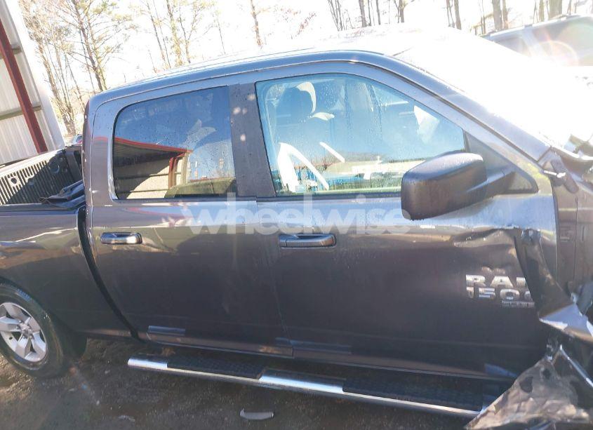 Photo 13 of 2019 Ram 1500 CLASSIC SLT 4X2 6'4 BOX (VIN 1C6RR6TT6KS722254)