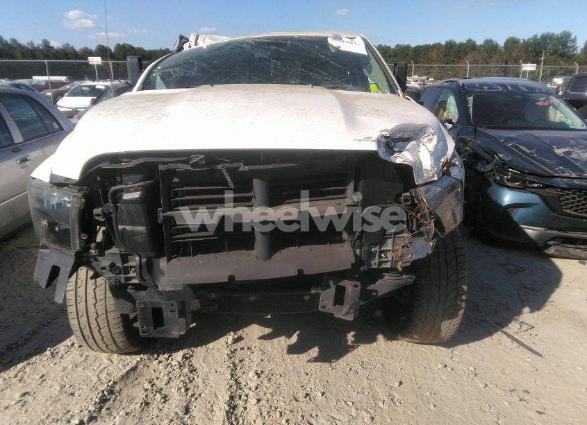 Photo 12 of 2019 Ram 1500 CLASSIC SLT 4X2 6'4 BOX (VIN 1C6RR6TT7KS572123)