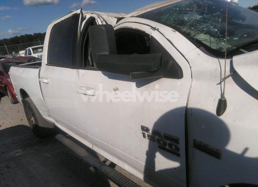 Photo 13 of 2019 Ram 1500 CLASSIC SLT 4X2 6'4 BOX (VIN 1C6RR6TT7KS572123)