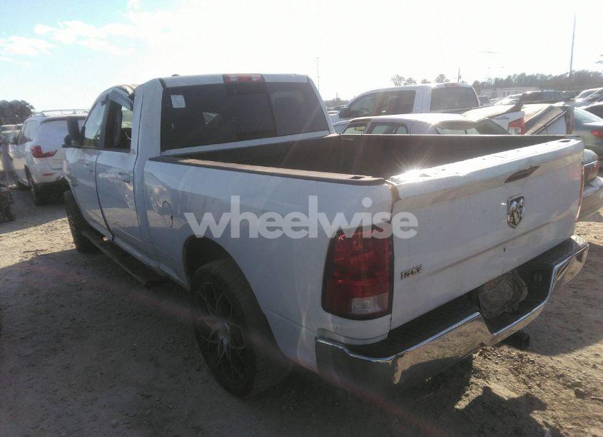 Photo 3 of 2019 Ram 1500 CLASSIC SLT 4X2 6'4 BOX (VIN 1C6RR6TT7KS572123)