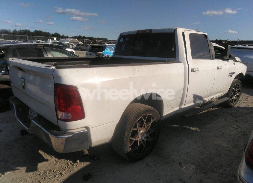 Photo 4 of 2019 Ram 1500 CLASSIC SLT 4X2 6'4 BOX (VIN 1C6RR6TT7KS572123)