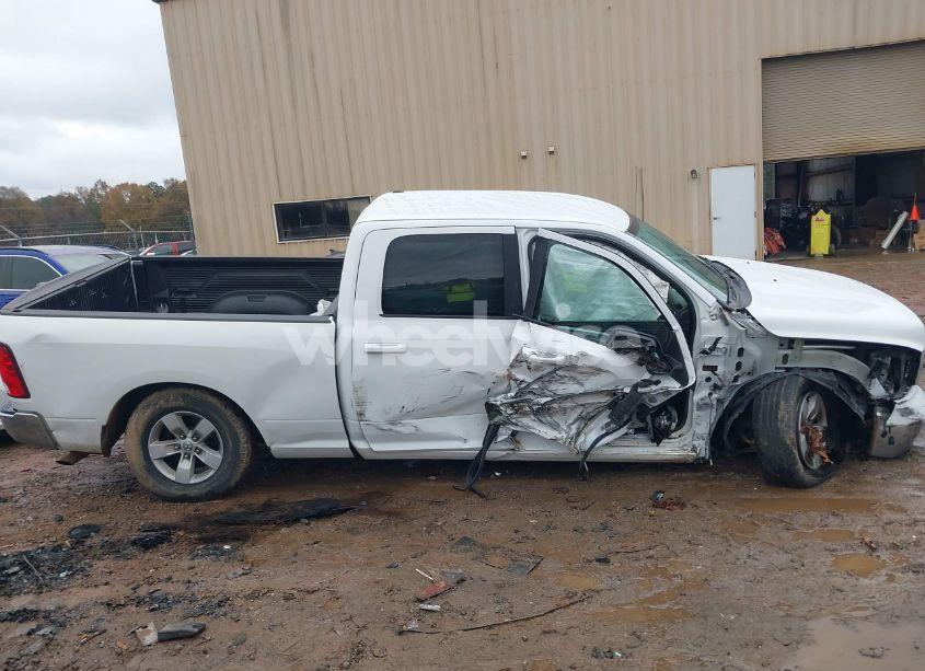 Photo 13 of 2019 Ram 1500 CLASSIC SLT 4X2 6'4 BOX (VIN 1C6RR6TT8KS584944)