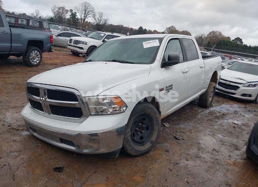 Photo 2 of 2019 Ram 1500 CLASSIC SLT 4X2 6'4 BOX (VIN 1C6RR6TT8KS584944)