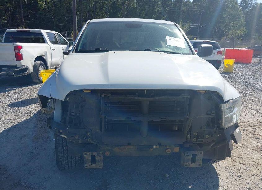 Photo 13 of 2019 Ram 1500 CLASSIC (VIN 1C6RR6TT8KS613083)