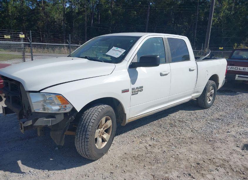 Photo 2 of 2019 Ram 1500 CLASSIC (VIN 1C6RR6TT8KS613083)