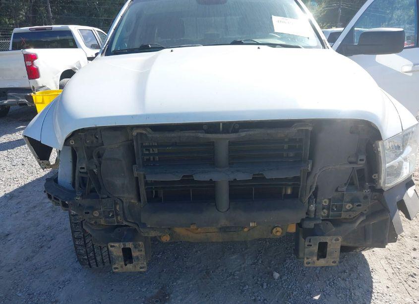 Photo 6 of 2019 Ram 1500 CLASSIC (VIN 1C6RR6TT8KS613083)