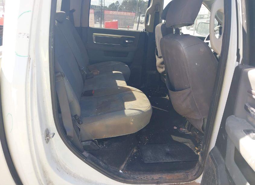 Photo 8 of 2019 Ram 1500 CLASSIC (VIN 1C6RR6TT8KS613083)